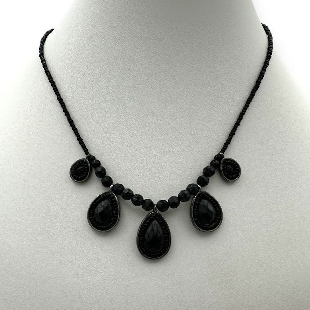 Liz and Co black bead necklace Necklace costume